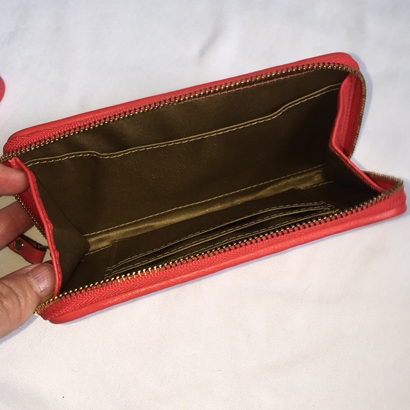 NWOT Coach Wristlet - Picture 5 of 5